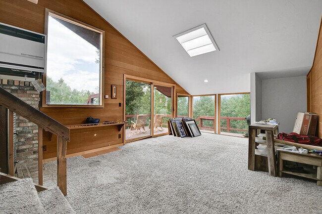 Building Photo - 204 Bristlecone Way