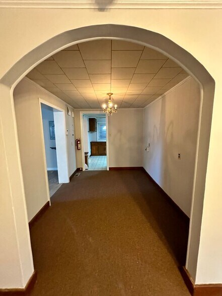 Building Photo - 520 Tabor Rd