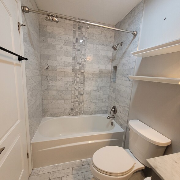 Building Photo - 4436 S King Dr