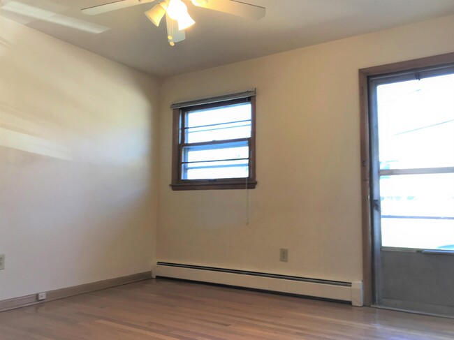 Building Photo - 2313 Brentwood Pkwy