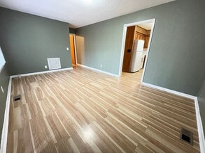 Building Photo - Fantastic location near downtown Pittsboro for this 2br duplex !