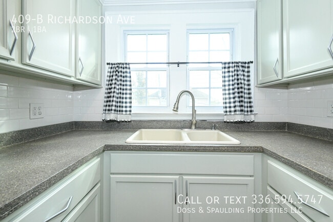 Building Photo - 409-B Richardson Ave-