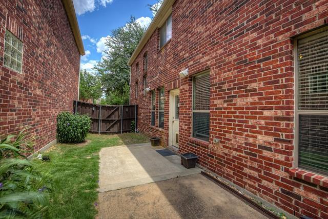 Building Photo - 4321 Peregrine Way