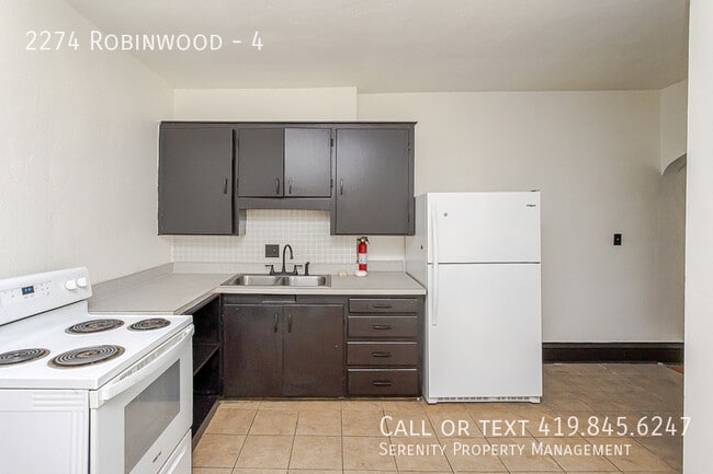 Building Photo - 2274 Robinwood-4