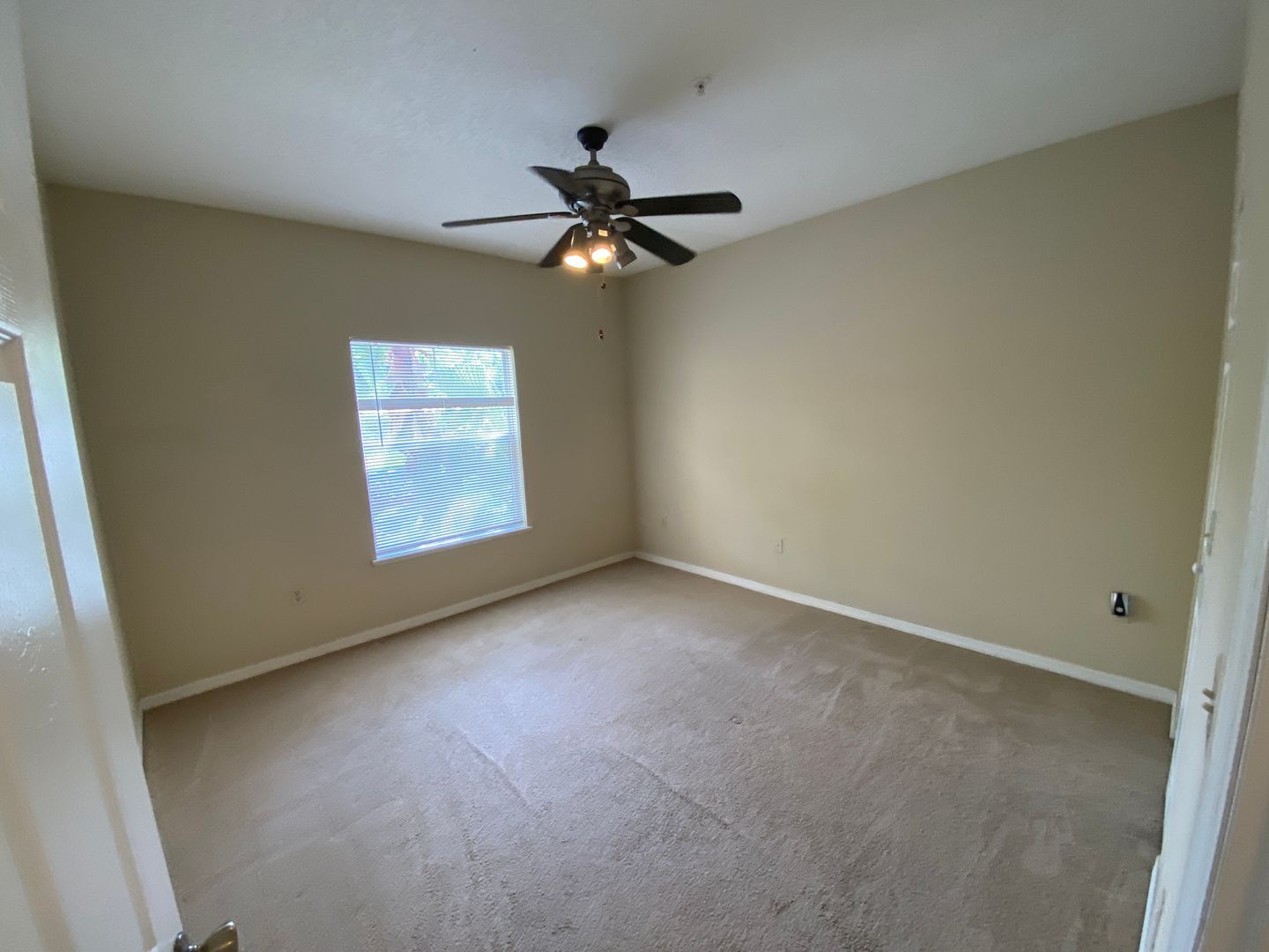 Building Photo - 11490 Villa Grand