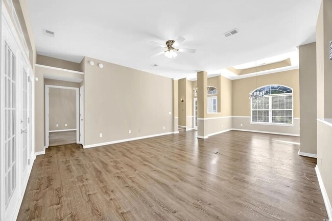 Building Photo - 414 Carriage Lake Dr