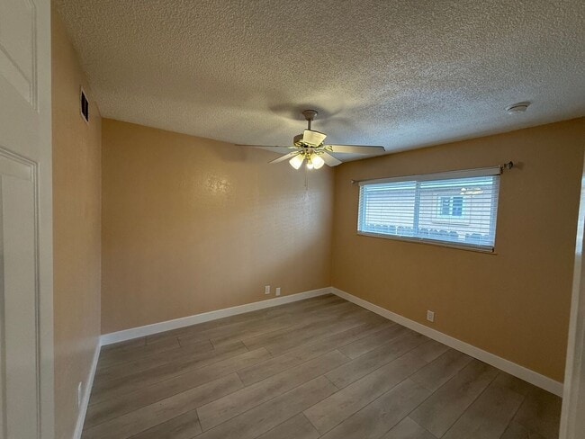 Building Photo - 3 bedroom single story in Manteca!