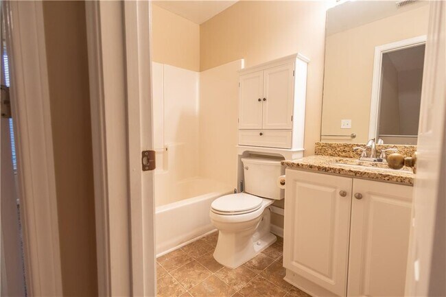 Building Photo - 994 Brentmoor Ln NW