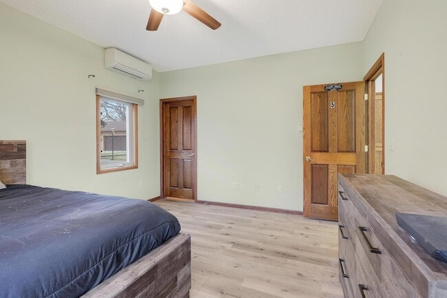 Building Photo - 11333 Welcome Ave N