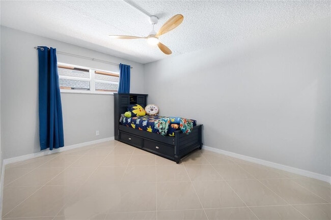 Building Photo - 770 SE 2nd Ave