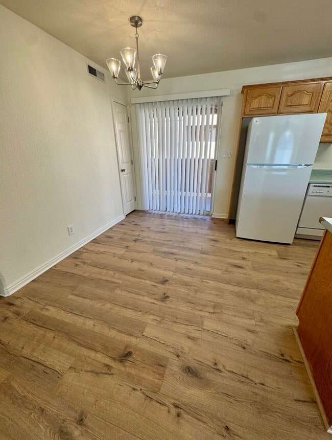 Building Photo - 1122 E 300 S