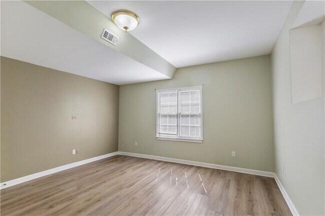 Building Photo - 4565 Ashmore Cir