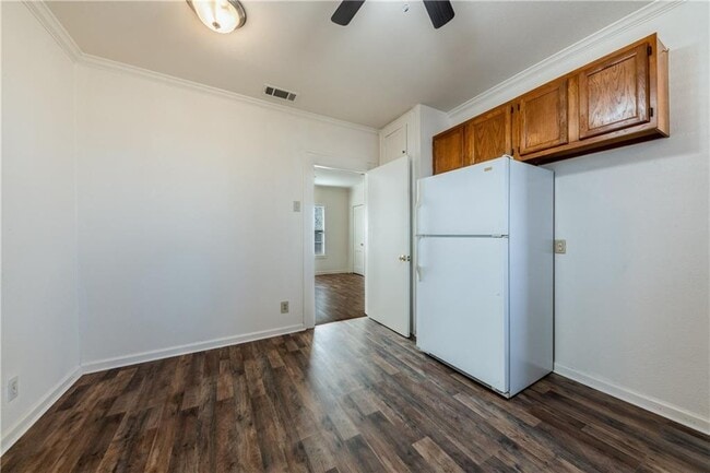 Building Photo - 13817 Abrahamson Ct