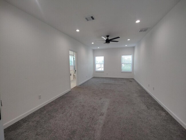 Building Photo - 6130 Conley St