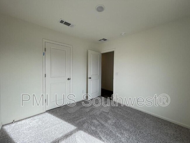 Building Photo - 2409 Granite Cir