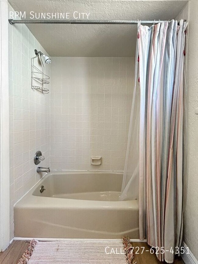 Building Photo - 2505 Bay Blvd