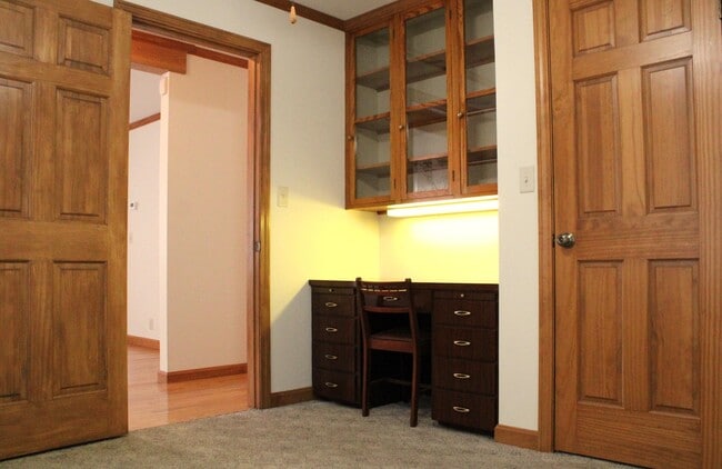 Building Photo - 1878 Riverside Dr