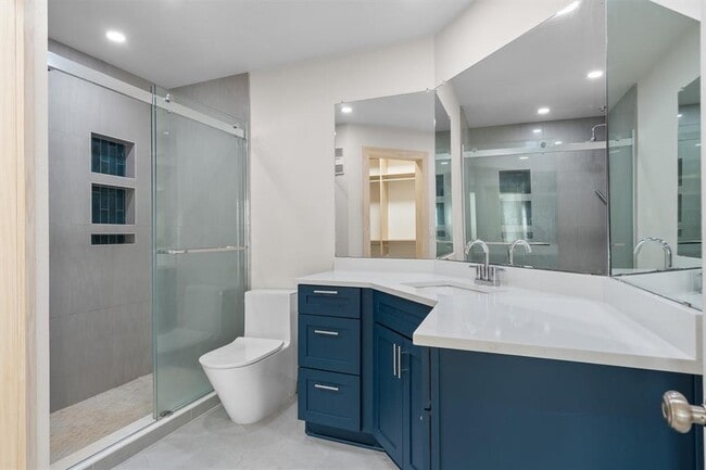 Building Photo - 6000 Shepherd Mountain Cove