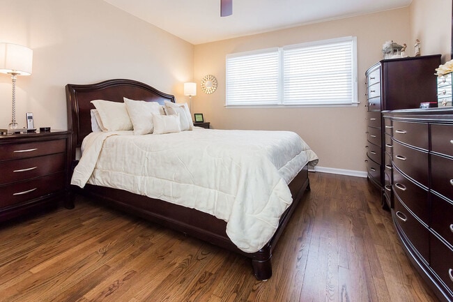 Building Photo - 461 Middlesex Ct