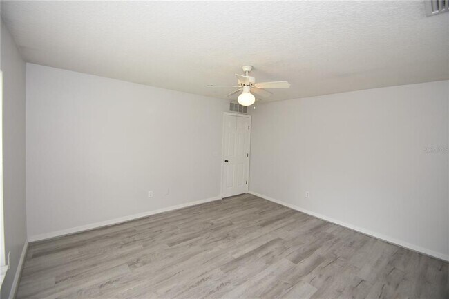 Building Photo - 6 Rosedale Pl