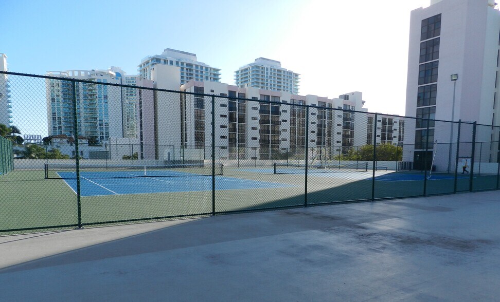 Tennis courts - 17011 N Bay Rd