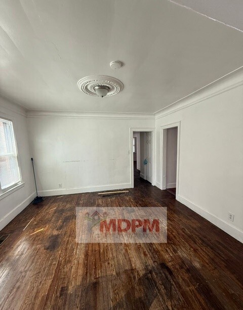 Building Photo - 3338 Tyler St