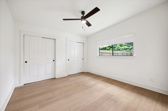 Building Photo - 10159 Brinwood Dr