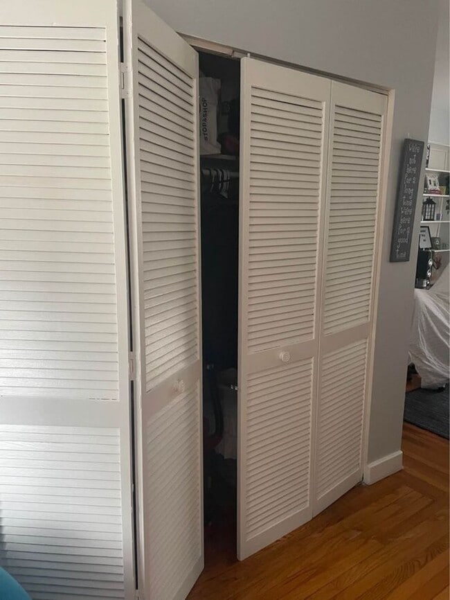 Building Photo - 60 William St