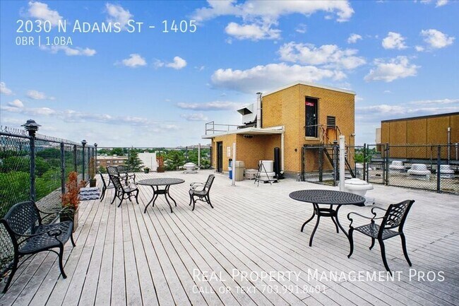 Building Photo - 2030 N Adams St