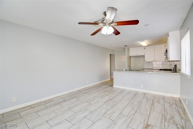 Building Photo - 7732 Parnell Ave