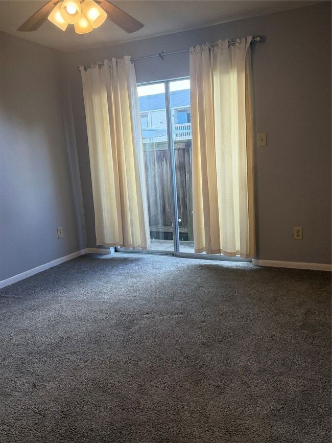 Building Photo - 3919 Fairmont Pkwy