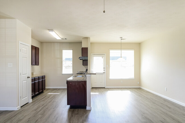 Building Photo - 12223 Maura Ln