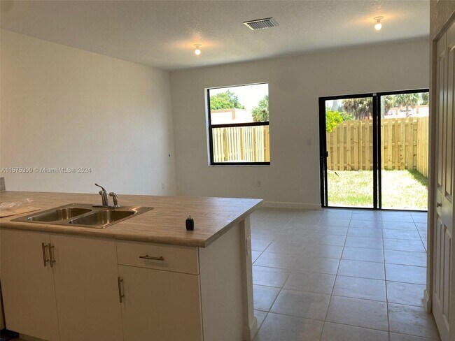 Building Photo - 13334 SW 287th Ter