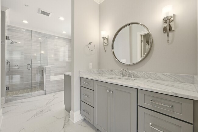 Building Photo - 6600 Seminary Woods Pl