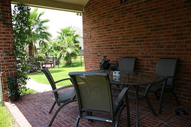 Building Photo - 10135 Lazy Lagoon