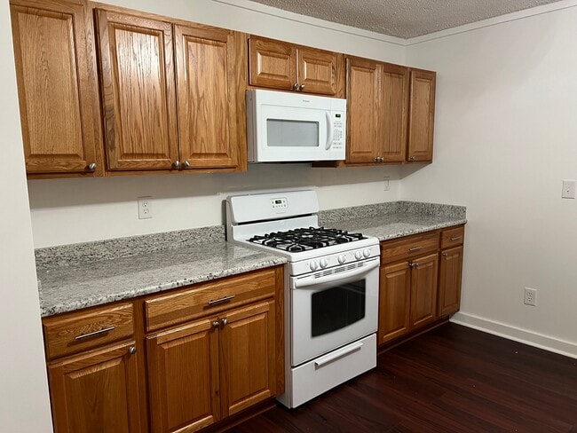 Building Photo - 1081 Waterlily Rd