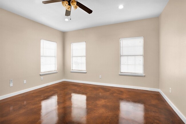 Building Photo - 3129 Molly Dr