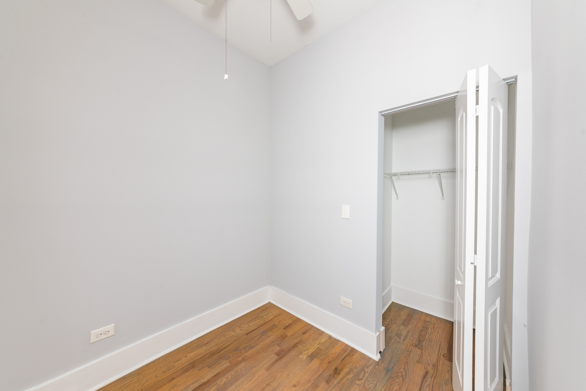 Building Photo - 1728 W 21st Pl