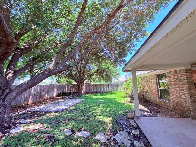 Building Photo - 4415 Hunters Lodge Dr