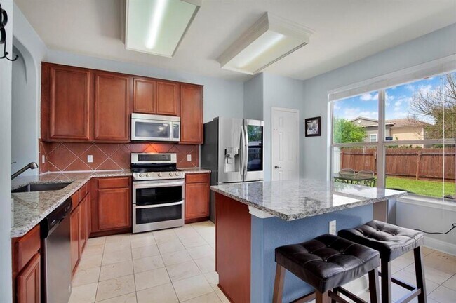 Building Photo - 1721 E Mesa Park Dr