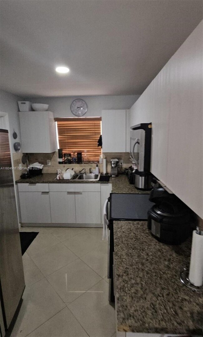 Building Photo - 7368 SW 82nd St