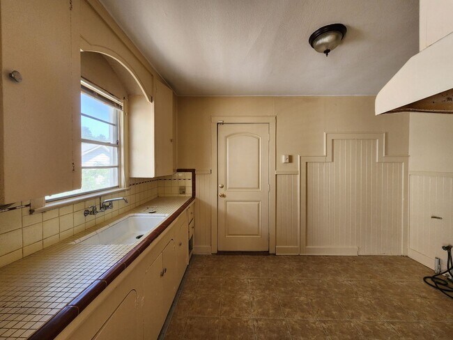Building Photo - 2834 Midway Street, Shreveport, LA  71109