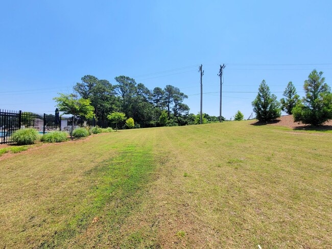 Building Photo - 327 Hollenbeck Pl