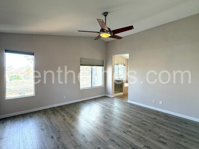 Building Photo - 10886 Caminito Colorado