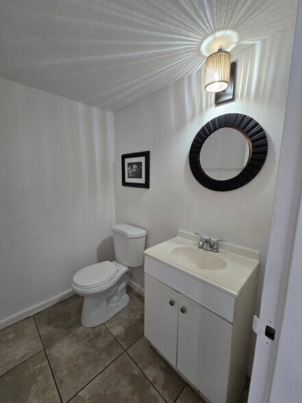Building Photo - 7900 Tatum Waterway Dr