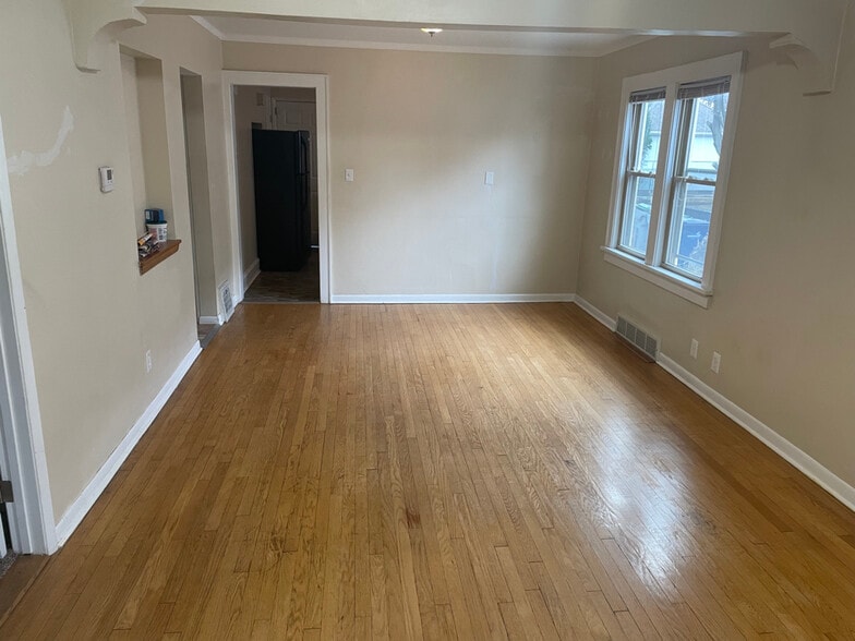 Living Room - 212 N 63rd St