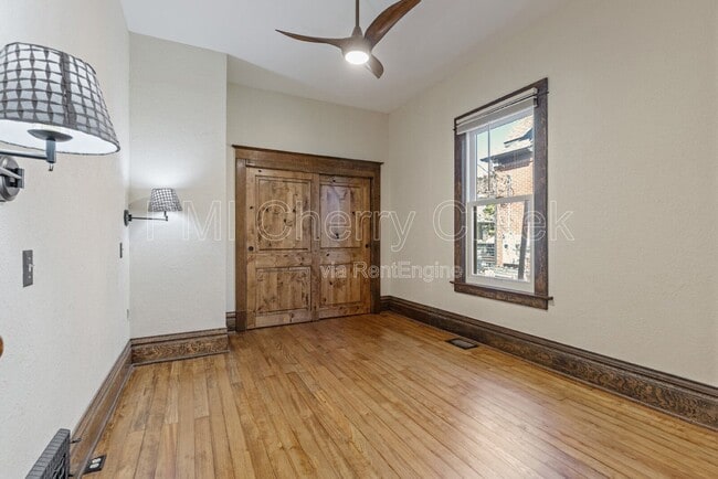 Building Photo - 4047 Wyandot St