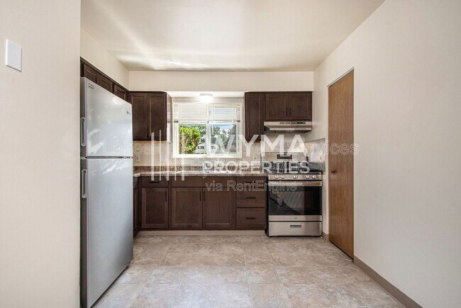 Building Photo - 1015 36th St SW