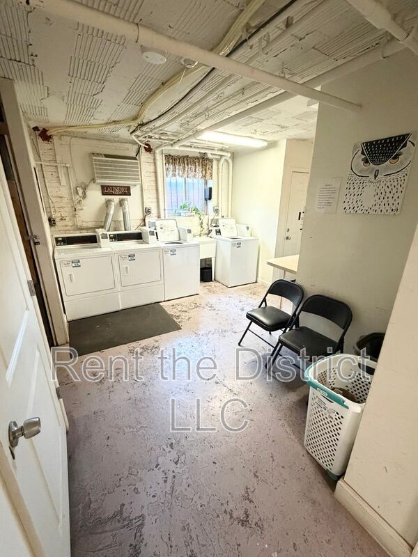 Building Photo - 1029 Perry St NE