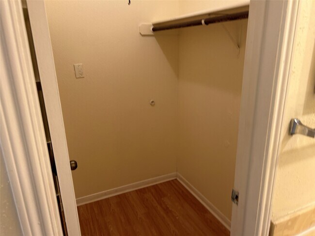 Building Photo - 12500 Brookglade Cir